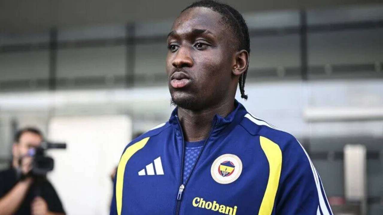 Fenerbahçe'ye yeni imza atmıştı: Takımda kalsa Aziz Yıldırım cebinden 12 milyon euro ödeyecekti! 5